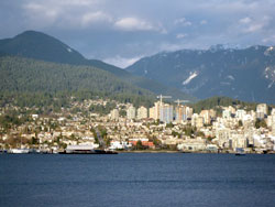 Вид из Даунтауна на Северный Ванкувер
